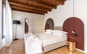 Palazzo Miracoli Apartments